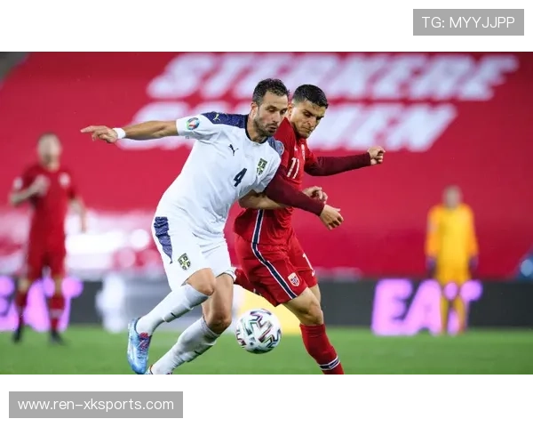 匈牙利整体横向移动合理，全队压迫成体系